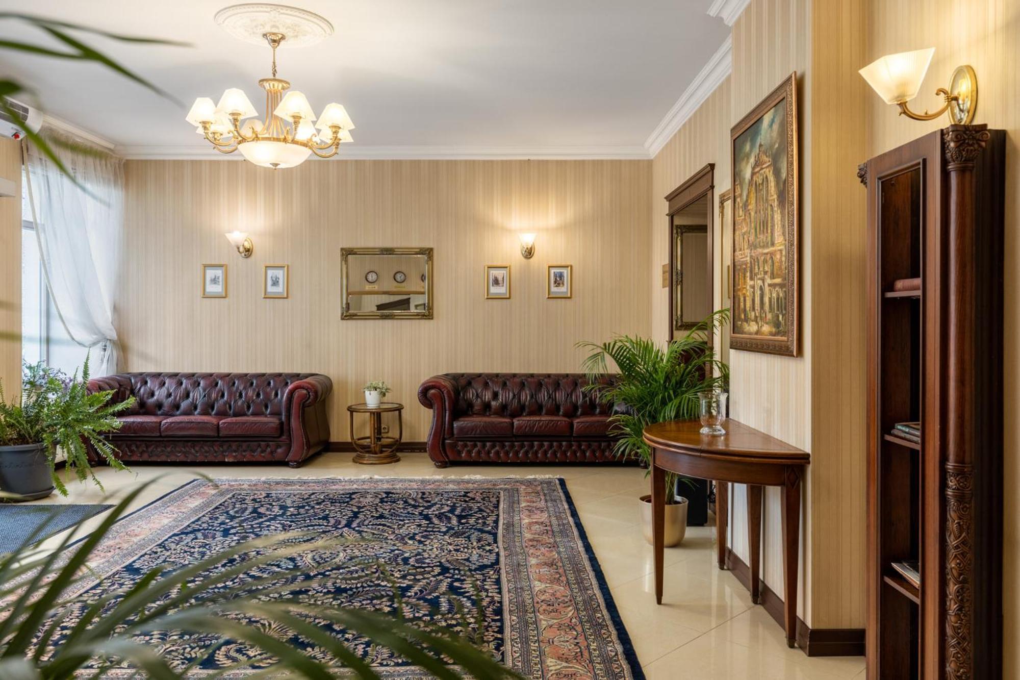 Gertrude Self Check-in Hotell 4*